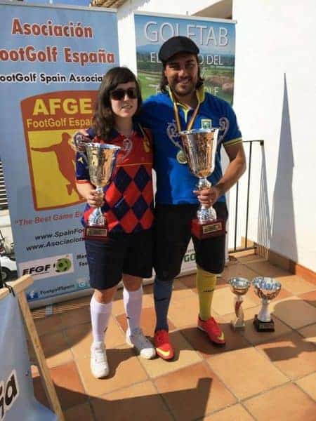 8213fe_campeones foresos thania y charly