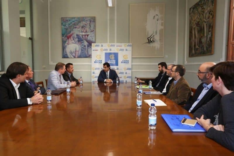 Un momento de la reunión con Peter Walton