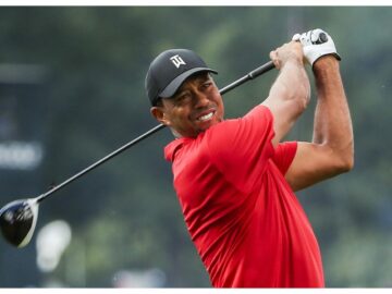 TIGER WOOD - 2 golf